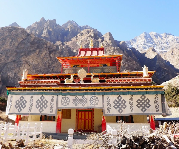 Nar Phu Valley Trek