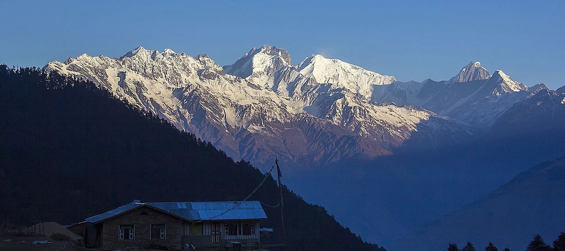 Less-crowded-trek-in-nepal